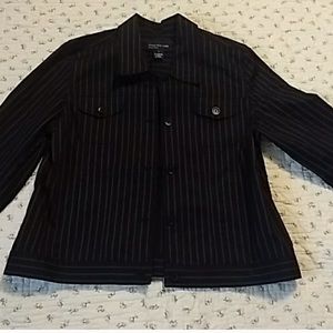 Jones New York, light, shirt style jacket size Lar
